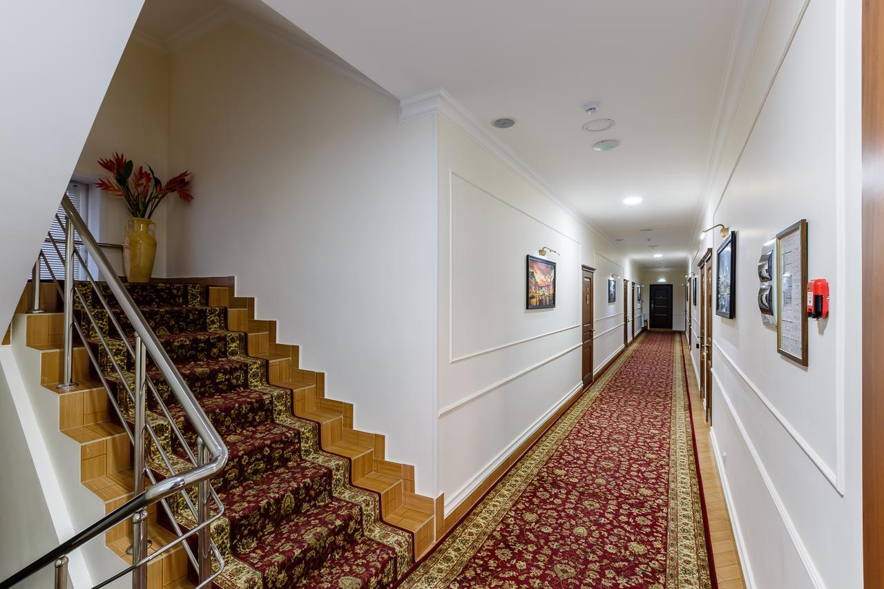 Brown Hotel Asztana Kültér fotó