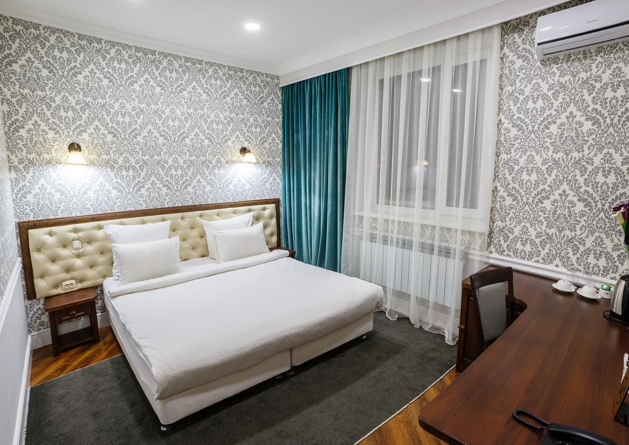 Brown Hotel Asztana Kültér fotó