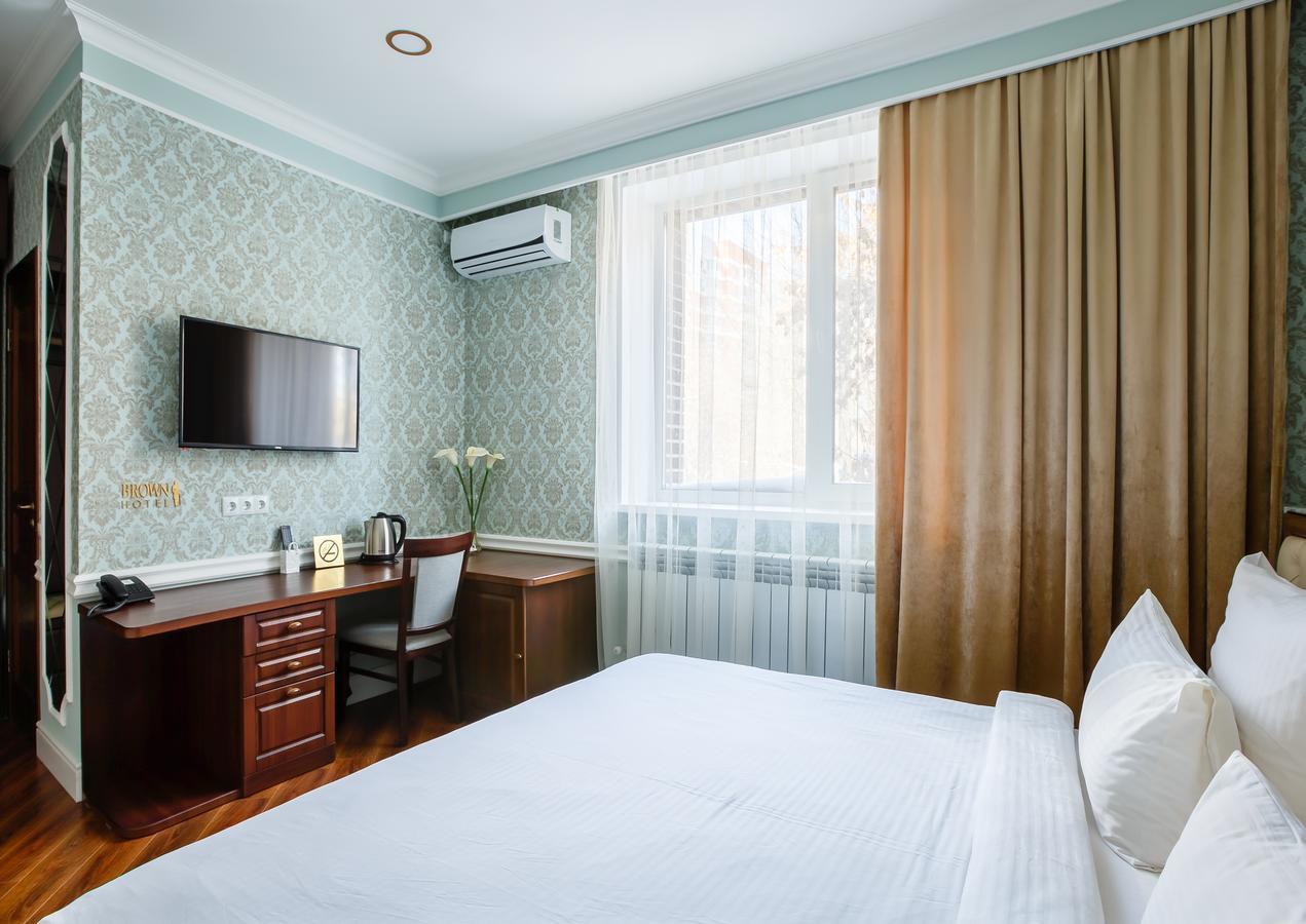 Brown Hotel Asztana Kültér fotó