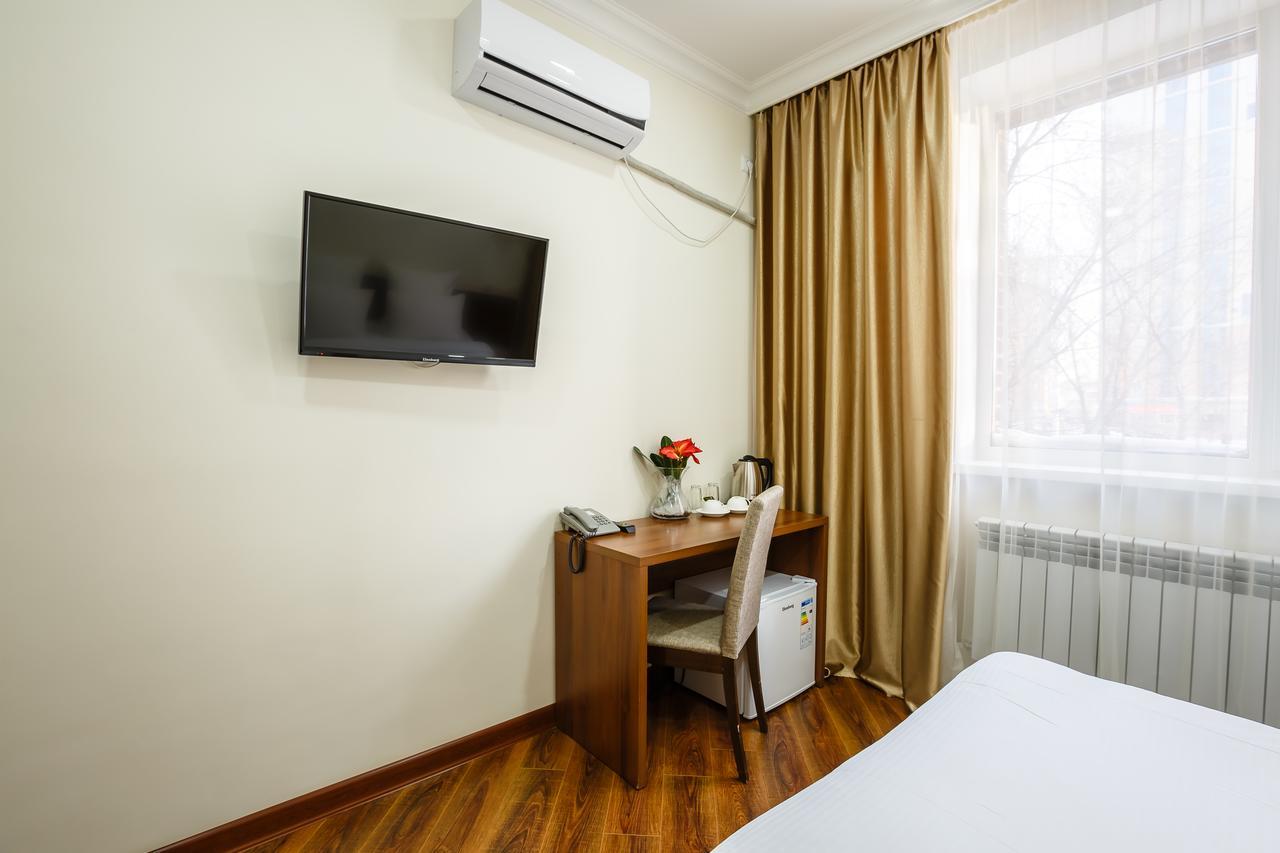 Brown Hotel Asztana Kültér fotó