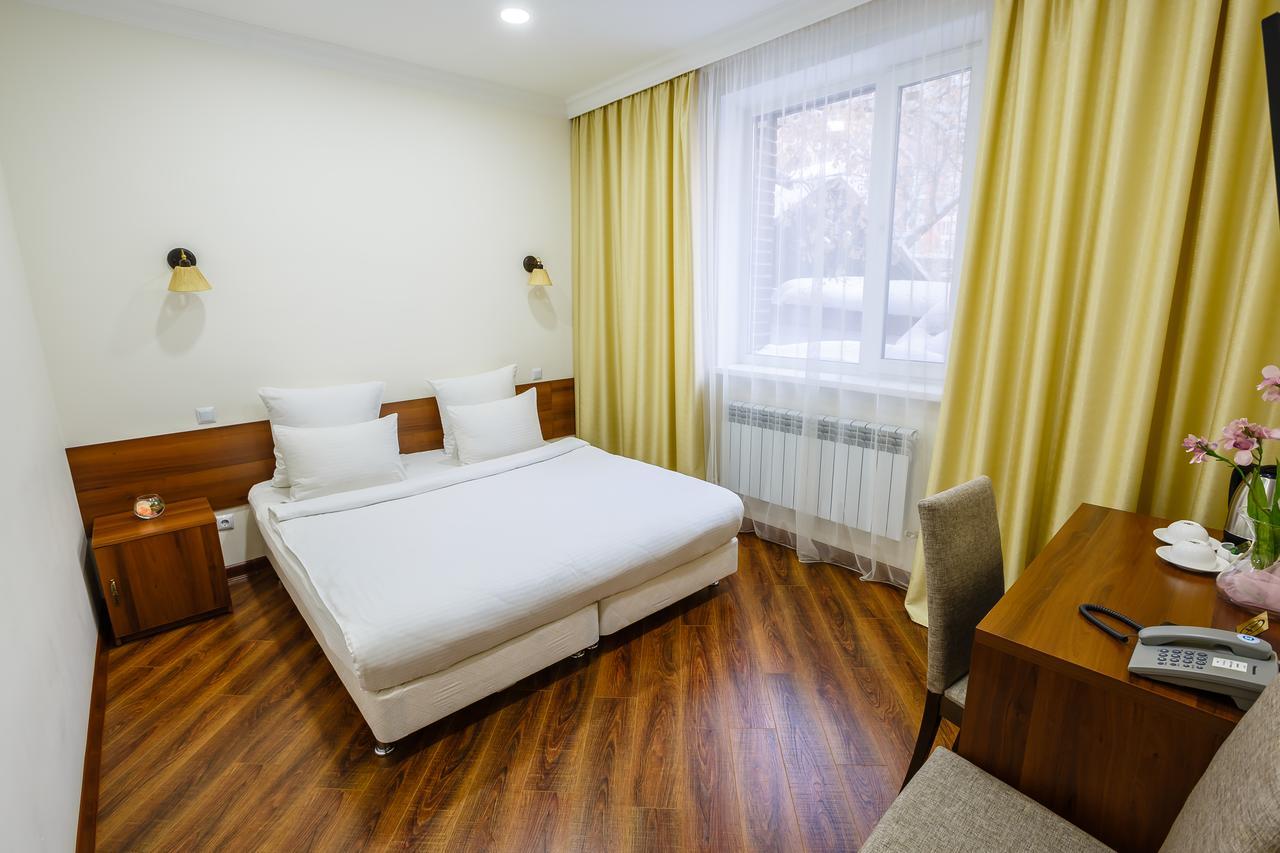 Brown Hotel Asztana Kültér fotó