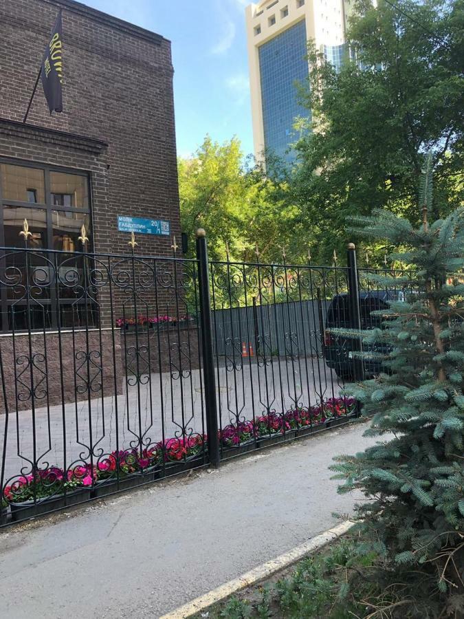 Brown Hotel Asztana Kültér fotó