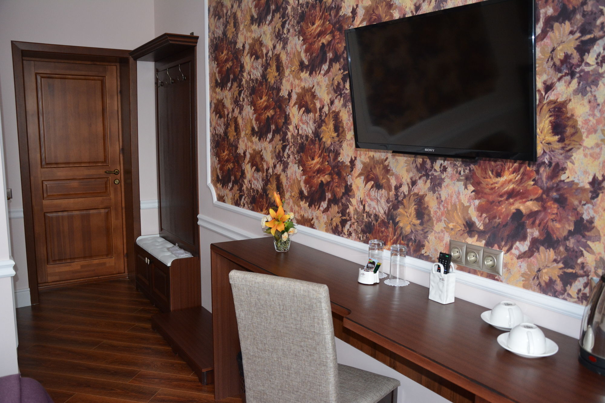 Brown Hotel Asztana Kültér fotó